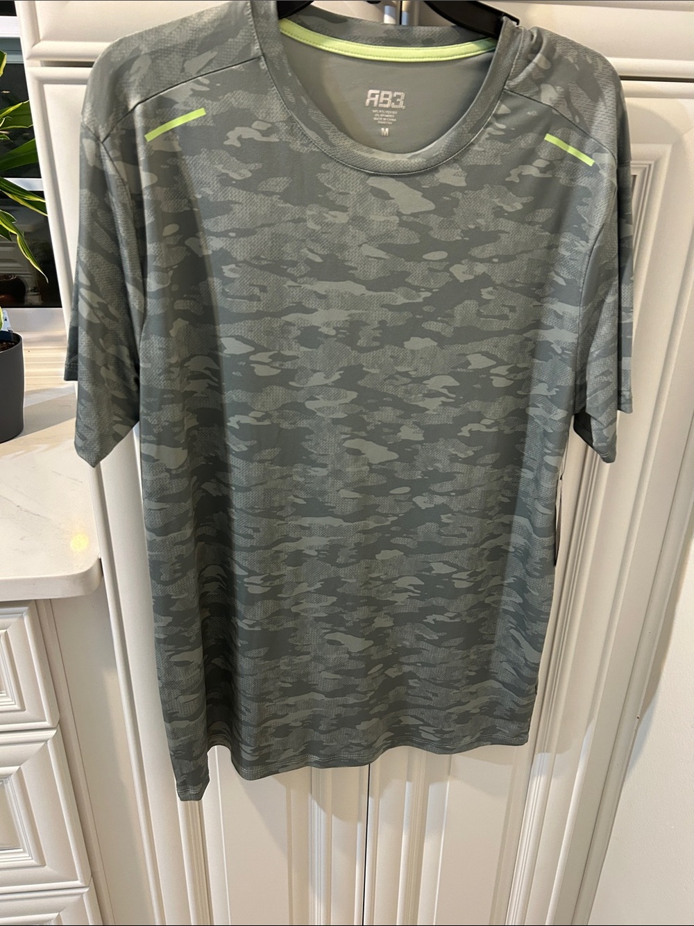 Men's Short Sleeve Performance Tee in Gray Camo with Lime Trim